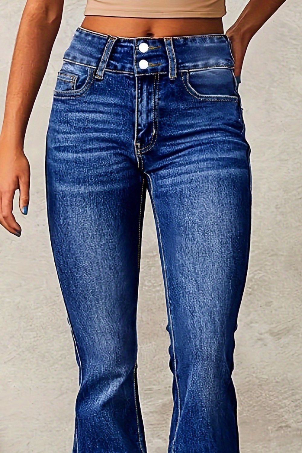 Tindra bootcut jeans dam | Bekväma stretchjeans med diskreta detaljer | Praktisk Fikor | Blå klassisk modell | 65% bomull 35% polyester