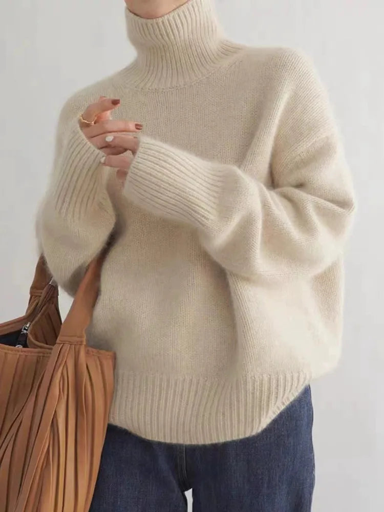 Troja Dam - Cashmere Turtleneck