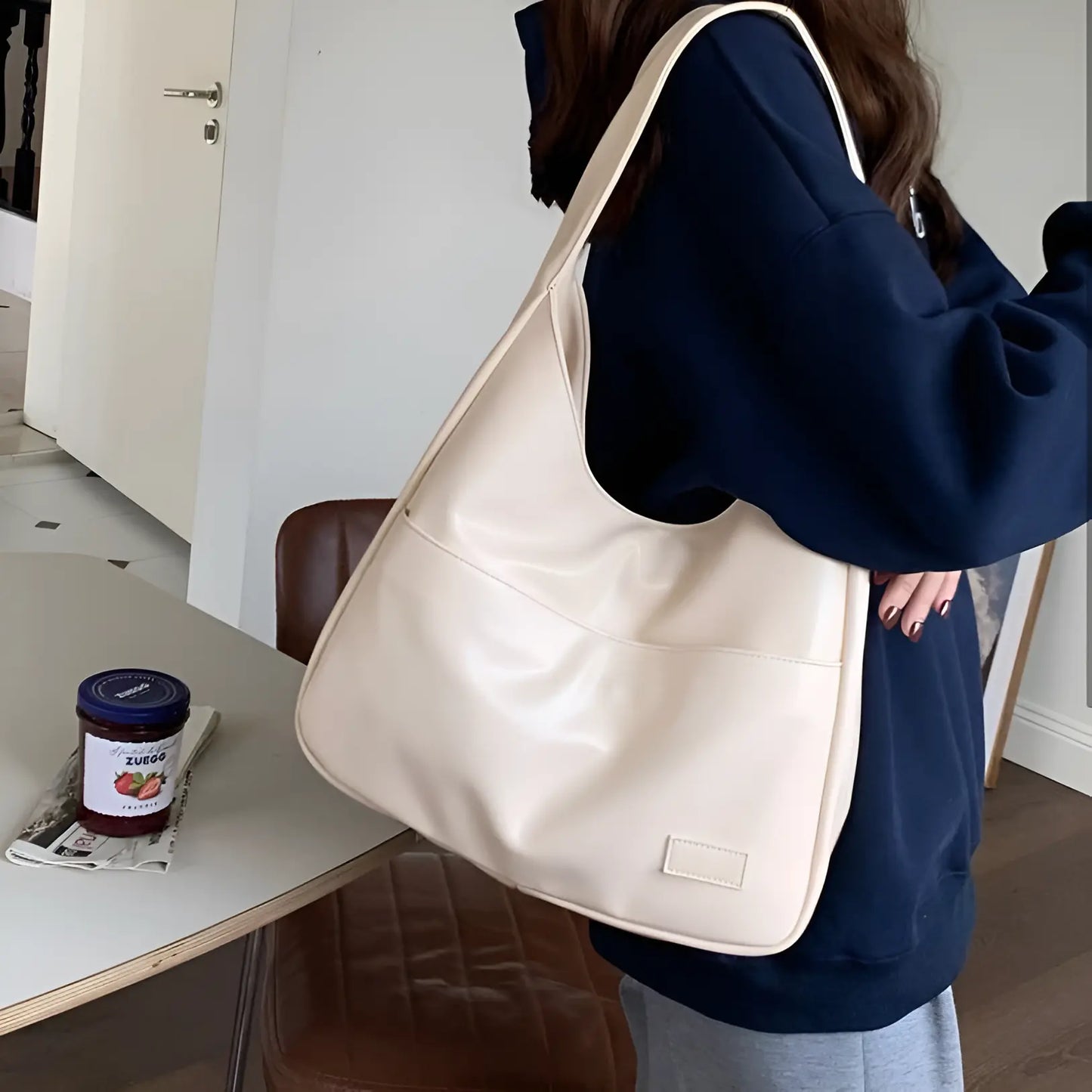 Alisa - Hobo väska med rytmisk och snygg design