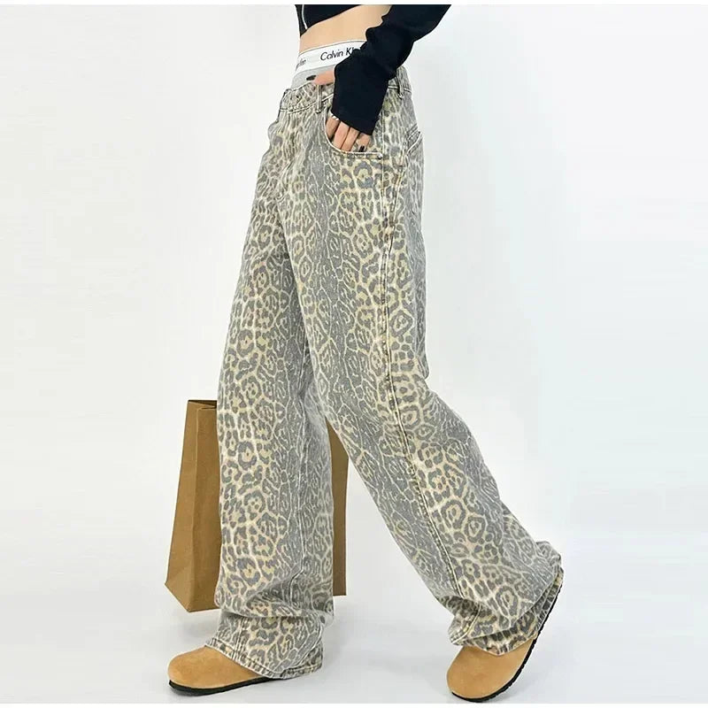 Jagr leopardmönstrade jeans för kvinnor – hög midja och vida för ett självsäkert utseende
