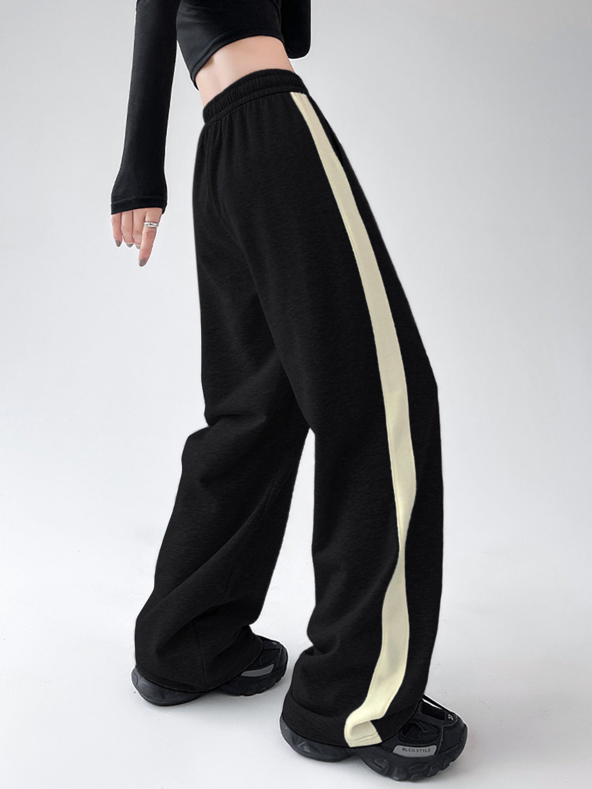 Drawstring Contrast Trim Wide Leg Sweatpants