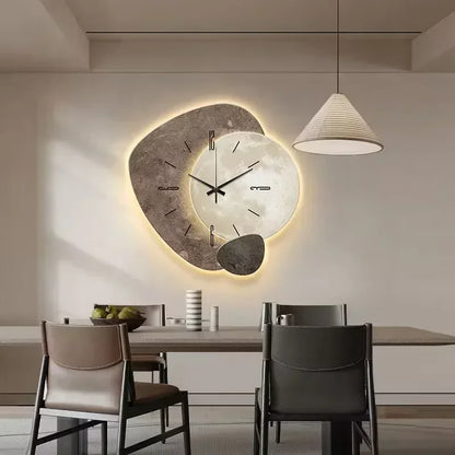 TräLugn – Tyst Väggklocka med Unik Design