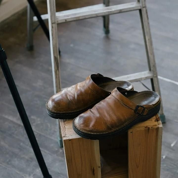 Rogier herrträskor i äkta läder | Ortopedisk fotbädd | Ergonomiskt stöd | Lätt och bekväm design | Halksäker sula | Andningsbart material
