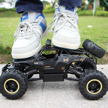 Fjärrstyrd 4WD Offroad RC-Bil med LED-ljus och Stötdämpning