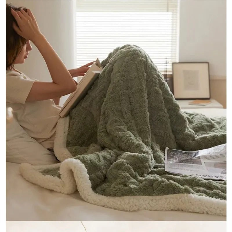 Thick Winter Lambswool Blanket | WarmWool - Ultimate warmth and comfort